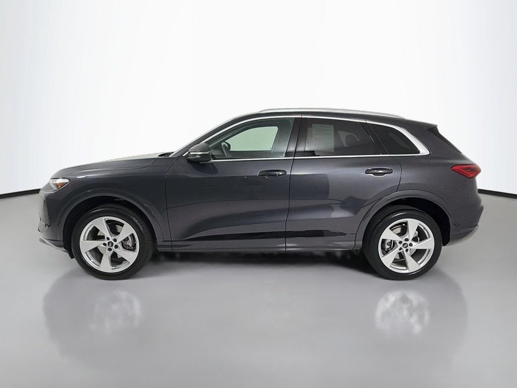 Used 2025 Audi Q5 Premium Plus AWD/4WD image 4