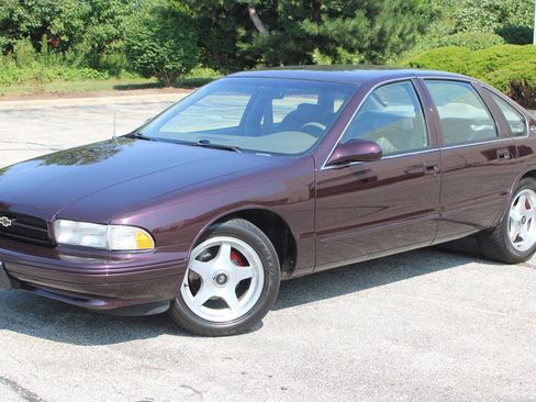 Used 1996 Chevrolet Impala SS RWD image 21