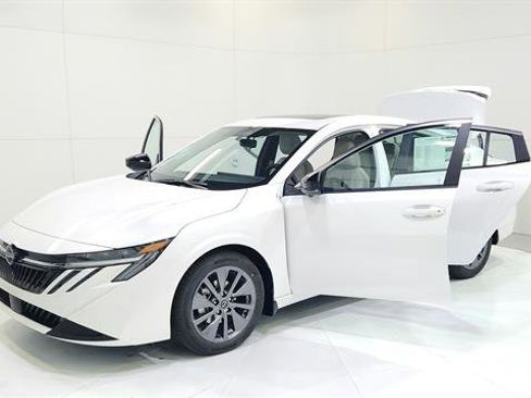 New 2026 Nissan Sentra SL FWD image 30