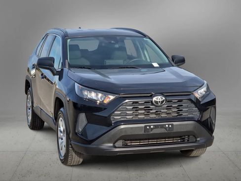 Used 2021 Toyota RAV4 LE AWD/4WD image 3