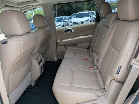 Used 2018 Nissan Pathfinder Platinum FWD image 14