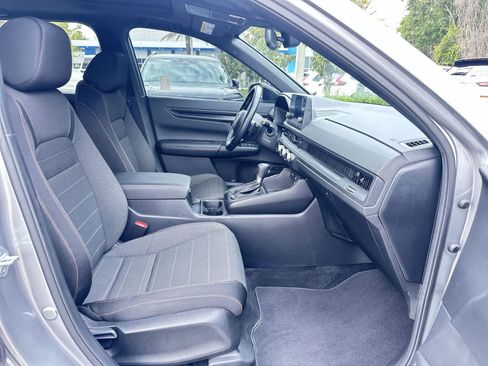 Used 2025 Honda CR-V Sport image 17