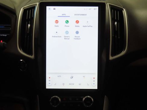 Used 2024 Ford Edge SEL image 9