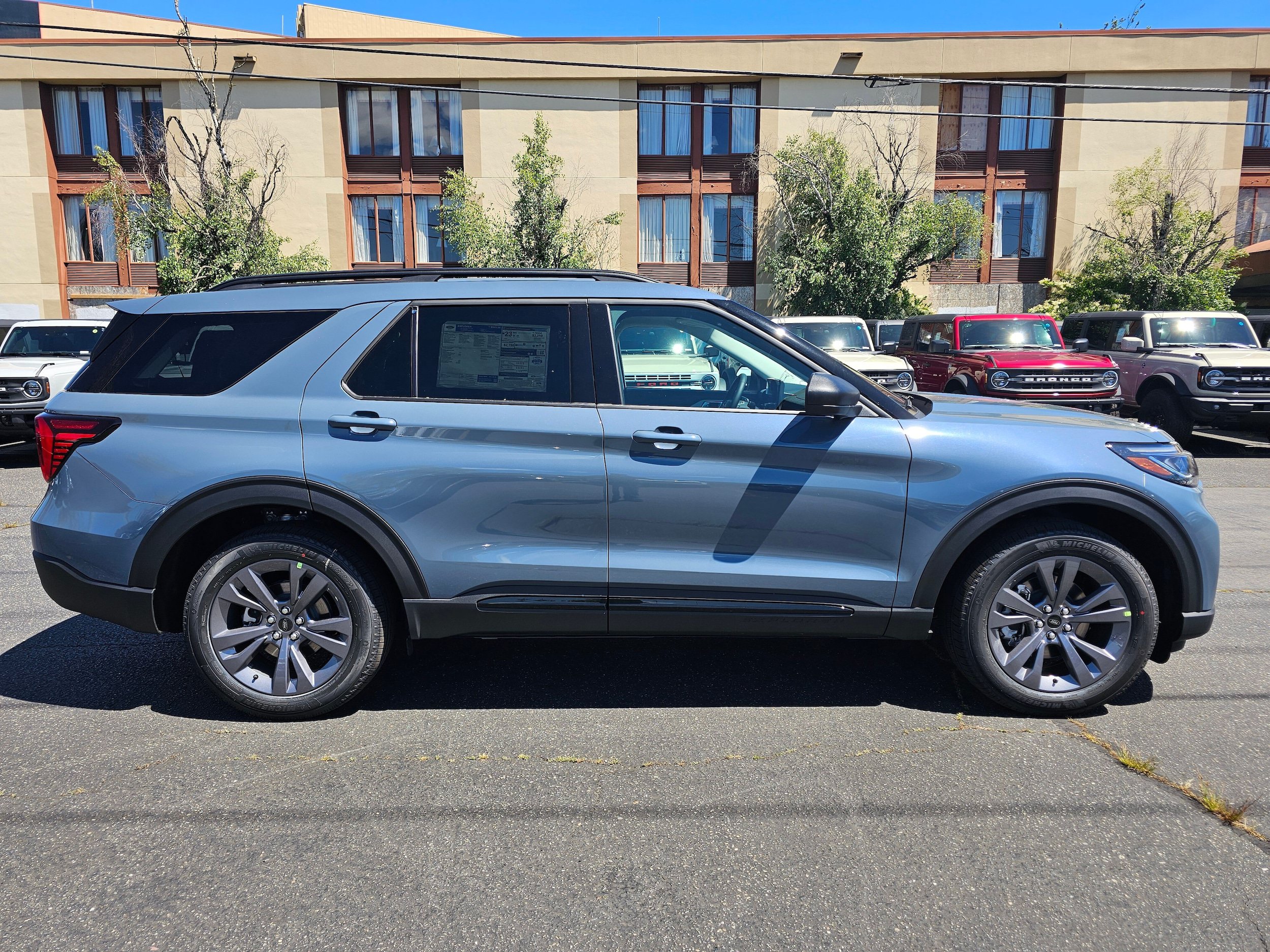 New 2026 Ford Explorer Active w/ Active Comfort Package AWD/4WD image 6