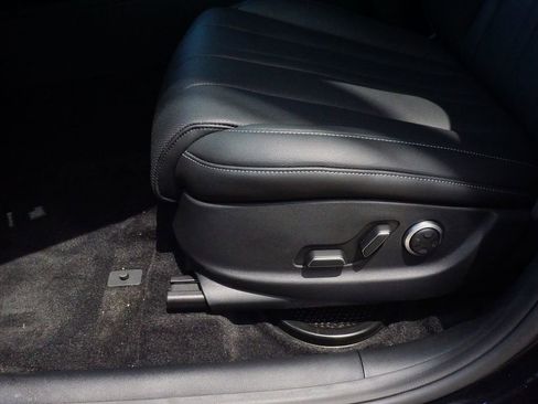 New 2025 Genesis GV80 2.5T Select image 15