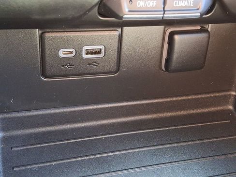 Used 2023 Chevrolet Tahoe LS image 29