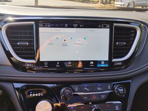 New 2026 Chrysler Pacifica Select image 34