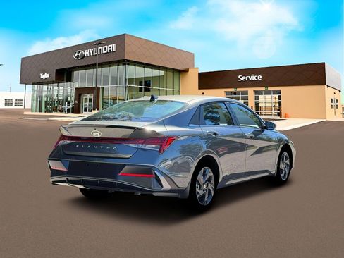 New 2026 Hyundai Elantra SEL Sport Premium FWD image 7