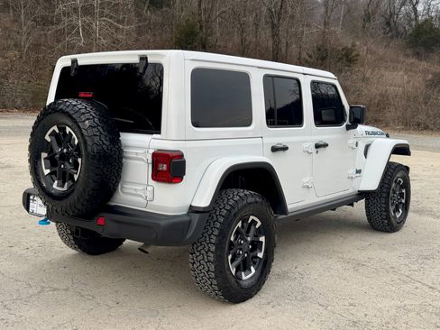 Used 2025 Jeep Wrangler Unlimited Rubicon 4xe image 3