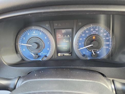 Used 2017 Toyota Sienna XLE image 27