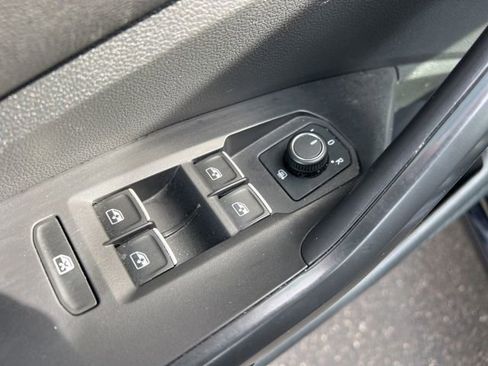 Used 2025 Volkswagen Jetta Sport image 26