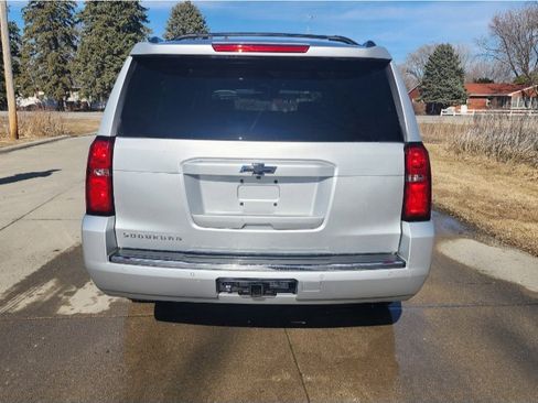 Used 2016 Chevrolet Suburban LTZ image 5