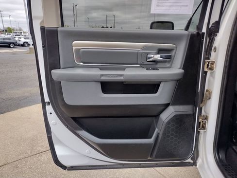 Used 2019 RAM 1500 Classic SLT w/ SLT Plus D←cor Group AWD/4WD image 26