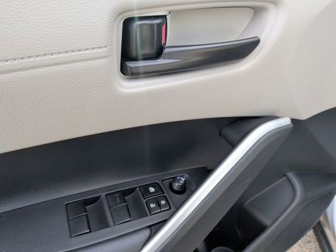 Used 2024 Toyota Corolla Cross LE FWD image 14