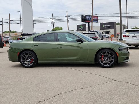 Used 2023 Dodge Charger SXT w/ Plus Group RWD image 5