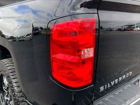 Used 2019 Chevrolet Silverado 1500 LT RWD image 29