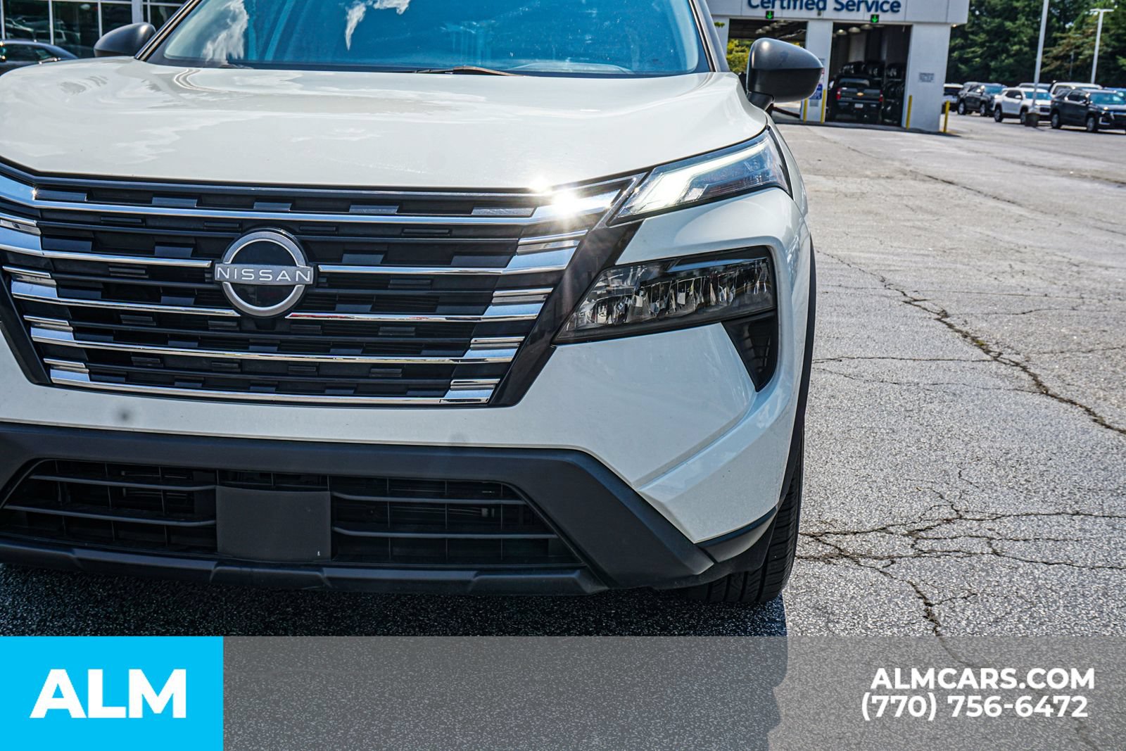 Used 2024 Nissan Rogue S FWD image 17