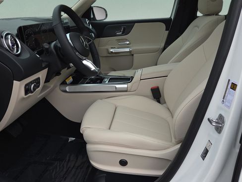 New 2026 Mercedes-Benz GLB 250 image 24
