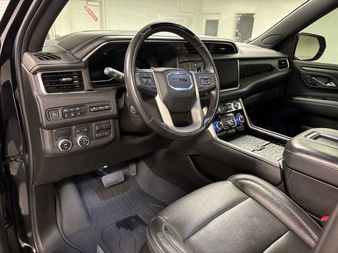 Used 2023 GMC Yukon XL Denali w/ Denali Reserve Package image 28