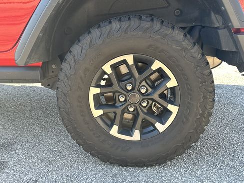 Used 2025 Jeep Wrangler Rubicon image 19