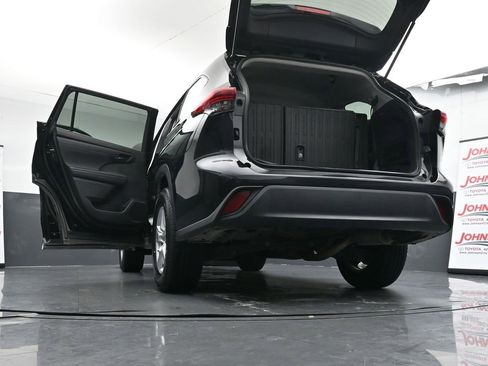 Used 2021 Toyota Highlander L image 47