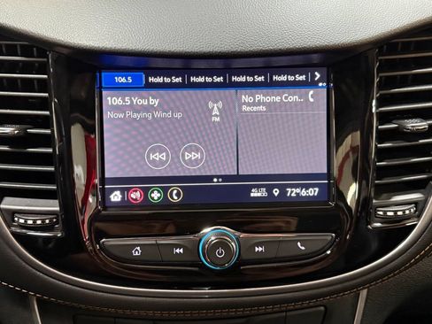 Used 2022 Chevrolet Trax LT w/ LT Convenience Package AWD/4WD image 12