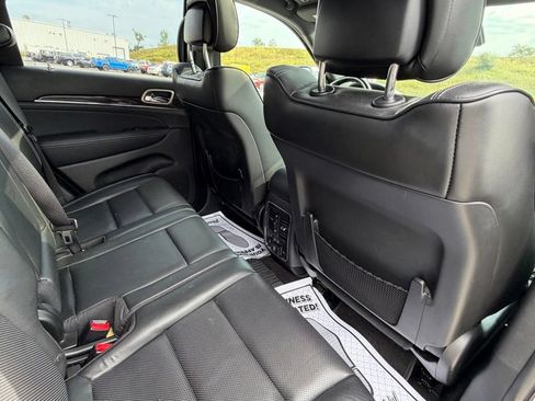 Used 2017 Jeep Grand Cherokee Overland w/ Jeep Active Safety Group AWD/4WD image 43