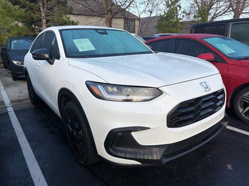 Used 2024 Honda HR-V Sport image 3