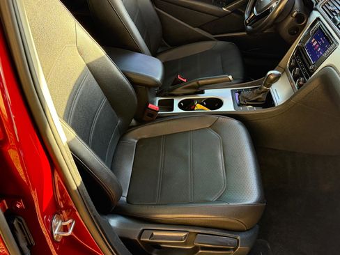 Used 2019 Volkswagen Passat 2.0T Wolfsburg image 24