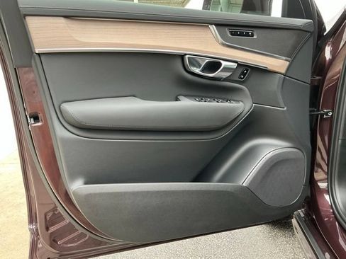 Certified 2025 Volvo XC90 B5 Plus AWD/4WD image 23