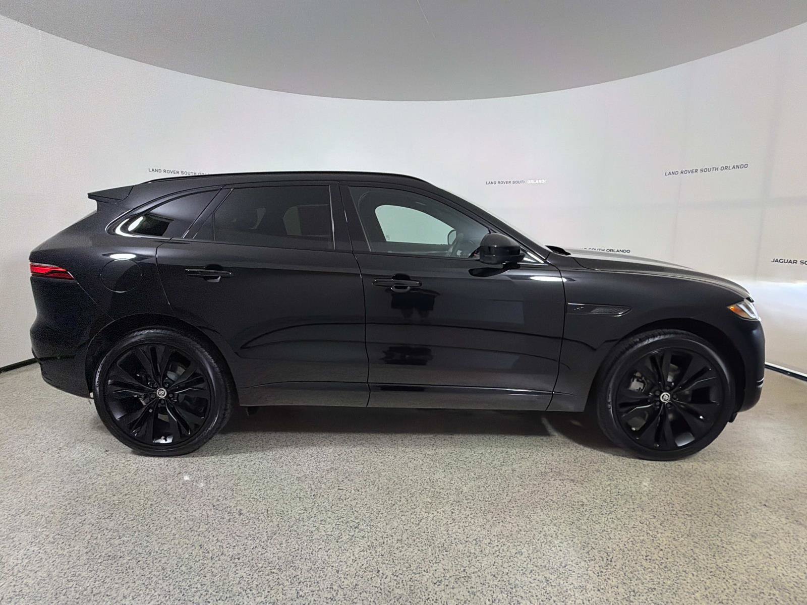 New 2026 Jaguar F-PACE R-Dynamic S AWD/4WD image 6