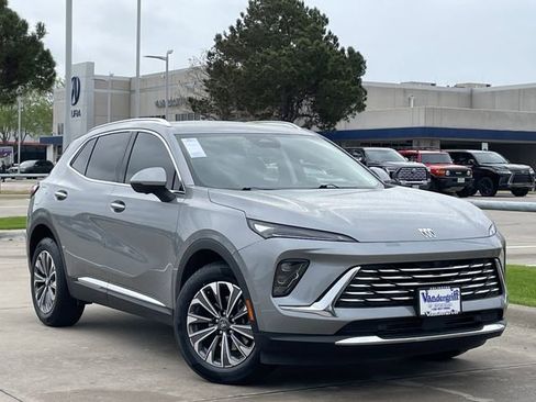 Used 2024 Buick Envision Preferred image 2