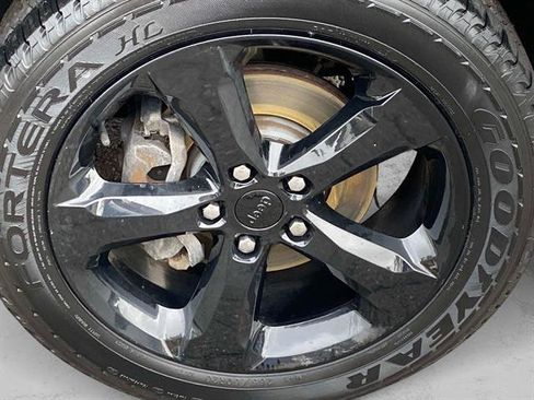 Certified 2023 Jeep Grand Cherokee Altitude image 27