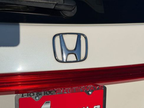 Used 2016 Honda Odyssey Touring Elite image 33
