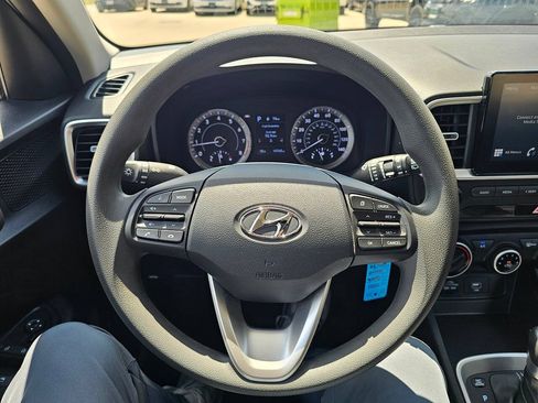 Used 2021 Hyundai Venue SE FWD image 17