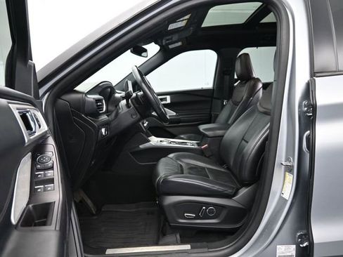 Used 2020 Ford Explorer Platinum w/ Premium Technology Package image 40