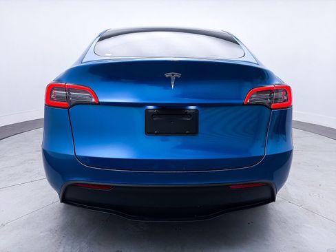 Used 2022 Tesla Model Y Long Range image 13