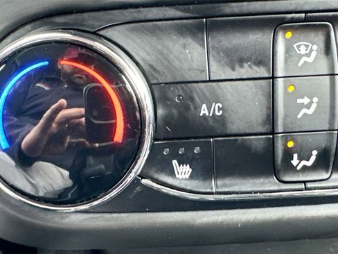 Used 2022 Chevrolet TrailBlazer LT image 17