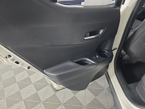 Used 2020 Toyota C-HR XLE FWD image 25