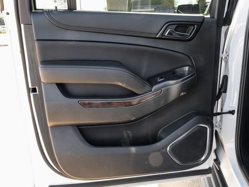 Used 2020 Chevrolet Suburban LT image 56