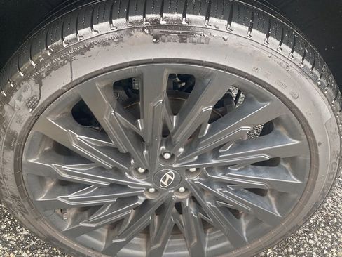 Used 2024 Hyundai Santa Fe Calligraphy image 5