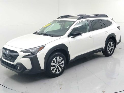 Certified 2025 Subaru Outback Premium image 4