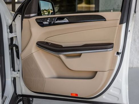 Used 2018 Mercedes-Benz GLS 550 4MATIC image 61