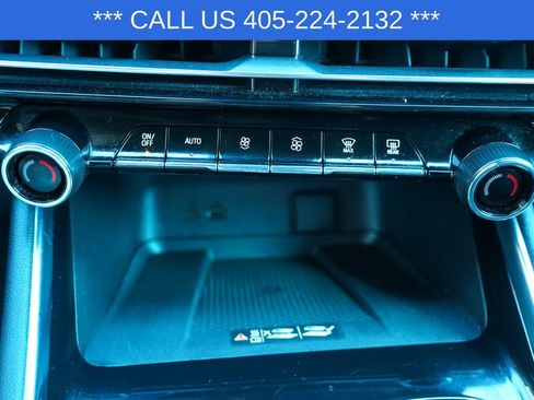 Used 2025 Chevrolet Traverse LT FWD image 41