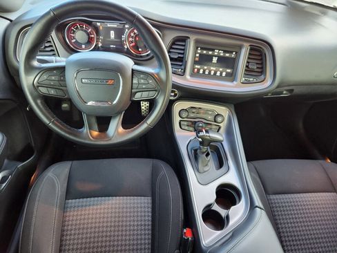 Used 2023 Dodge Challenger SXT image 10