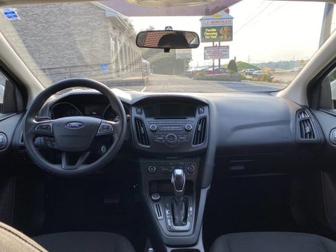 Used 2016 Ford Focus SE image 25