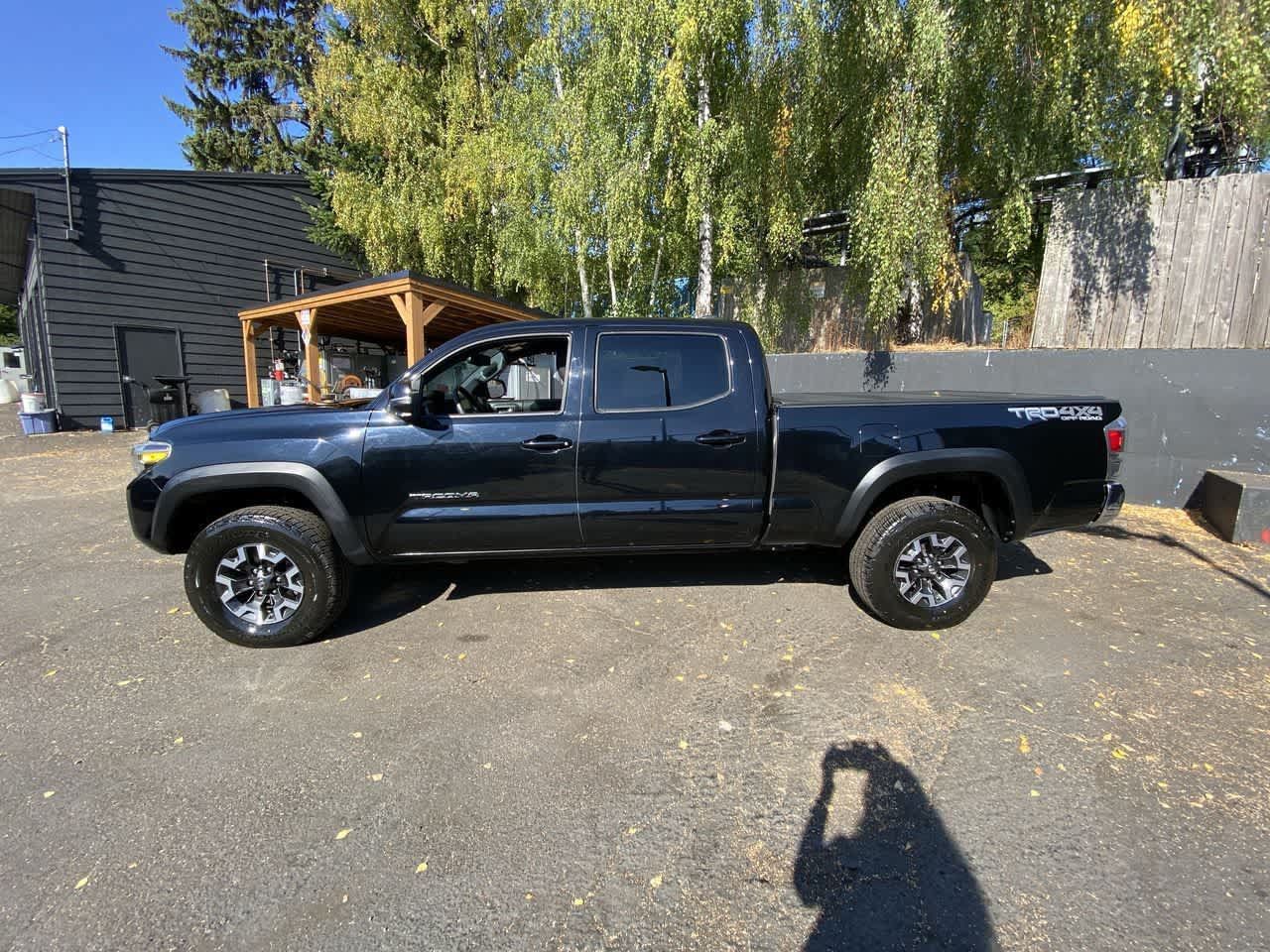 Used 2020 Toyota Tacoma TRD Off-Road AWD/4WD image 3