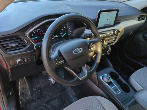 Used 2020 Ford Escape SE image 10