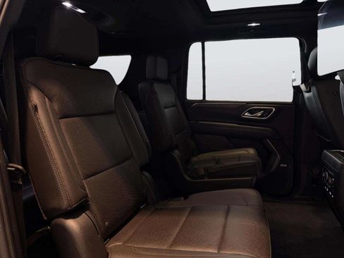 Used 2021 Chevrolet Suburban High Country AWD/4WD image 36
