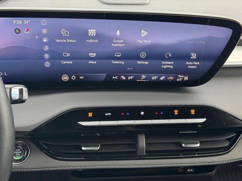 Used 2025 Buick Enclave Avenir w/ Super Cruise Package image 10